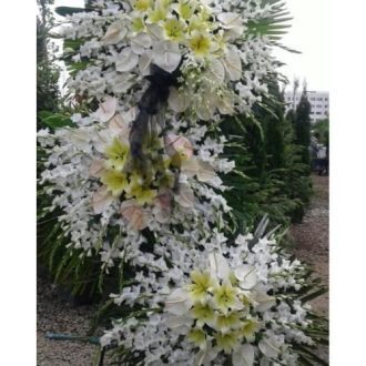 تاج گل برای مسجد حسینی محله ارامنه تهران