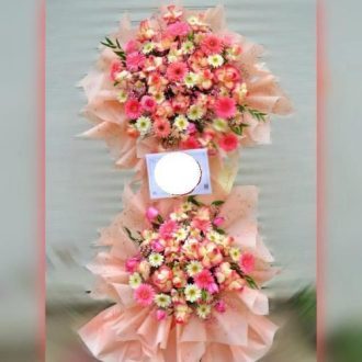 تاج گل برای افتتاحیه باشگاه