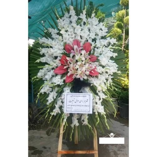 گل فروشی چند قدمی مسجد در کوی کارمندان کرج