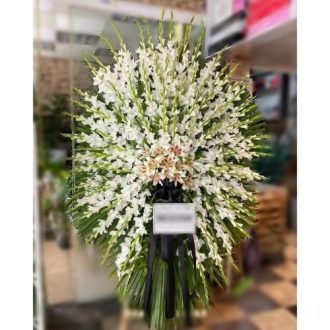 تاج گل برای مسجد امام سجاد علیه‌السلام کرج