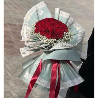 سفارش دسته گل و کادو برای کارمند بانک