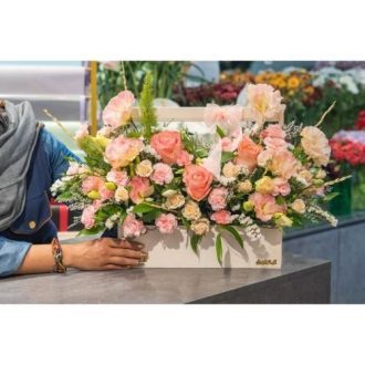 گل فروشی اطراف آرایشگاه بیانکا محله زرگنده تهران
