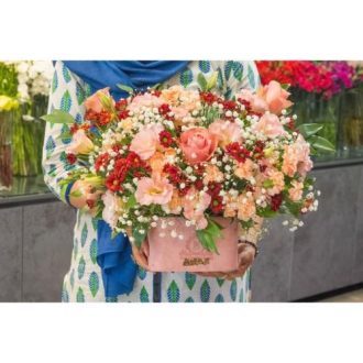 گل فروشی اطراف سالن زیبایی مبینا نوعی محله جوادیه زمانی تهران