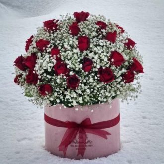 گل فروشی اطراف باشگاه ورزشی جوان محله نیاوران تهران
