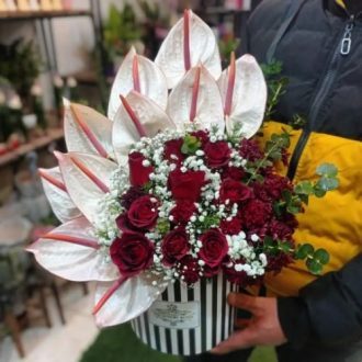 گل فروشی اطراف باشگاه ورزشی بانوان سپنتا محله هاشم آباد تهران
