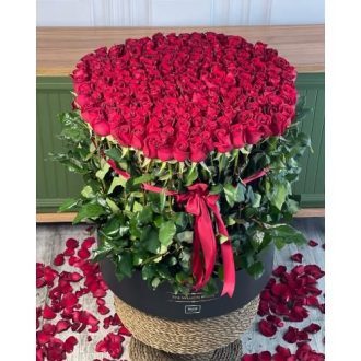 گل فروشی اطراف آرایشگاه حس شیرین محله حشمتیه تهران