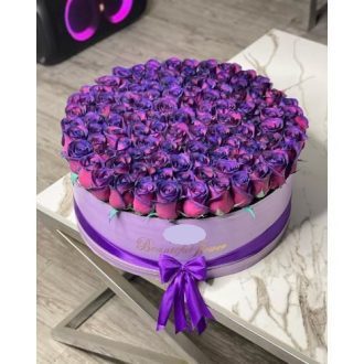 گل فروشی اطراف آرایشگاه آقای آرایشگر محله کیانشهر شمالی تهران