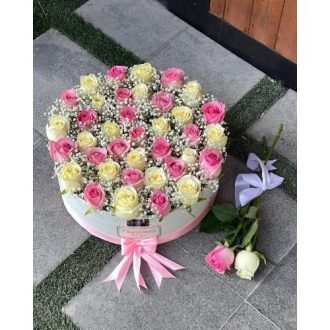 گل فروشی اطراف آرایشگاه زنانه لیا محله ونک تهران
