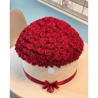گل فروشی اطراف آرایشگاه زنانه آرتمیس محله درختی تهران