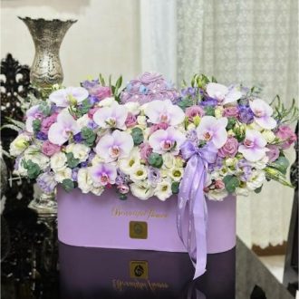 گل فروشی اطراف آرایشگاه زنانه محله هفت حوض تهران