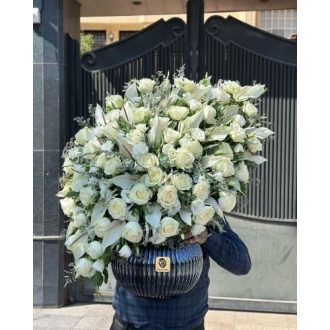 گل فروشی اطراف آرایشگاه زنانه تاچلی محله شیراز تهران