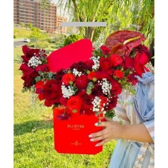گل فروشی اطراف آرایشگاه بانوان راپونزل محله جنت آباد تهران