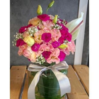 گل فروشی اطراف ارایشگاه زنانه چیلای محله ولنجک تهران