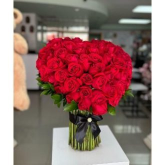 گلفروشی در کتابخانه پرواز منطقه سعادت آباد