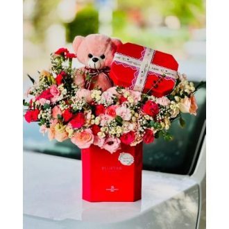 گلفروشی در سعادت آباد خیابان شهید قره تپه ای