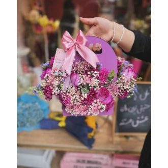 گلفروشی در باشگاه بدنسازی محدوده شهرک غرب