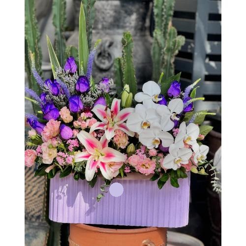 گل فروشی اطراف شرکت نکسالایف محله امیرآباد تهران